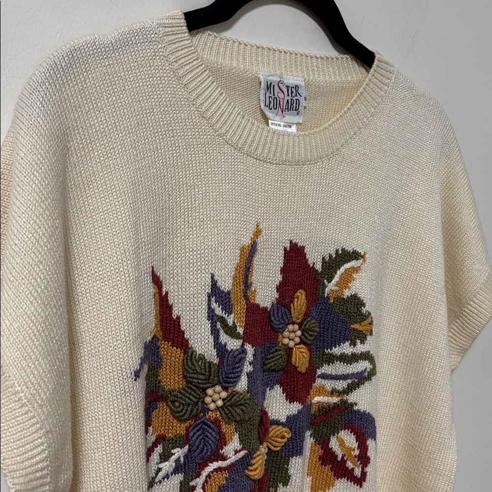 Vintage (S) MISTER LEONARD Floral Embroidered Cream Knit Sweater Top Wood Beads - Picture 3 of 13